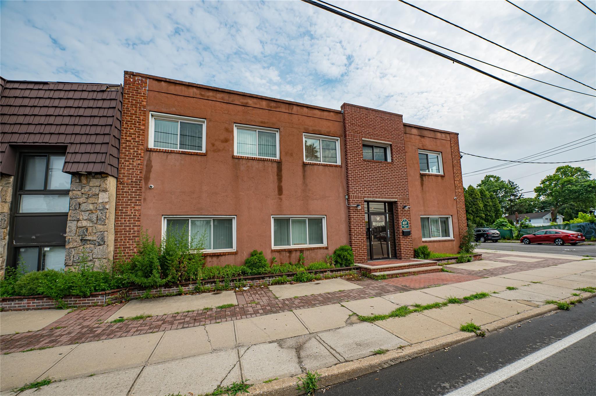 837 Old Country Road