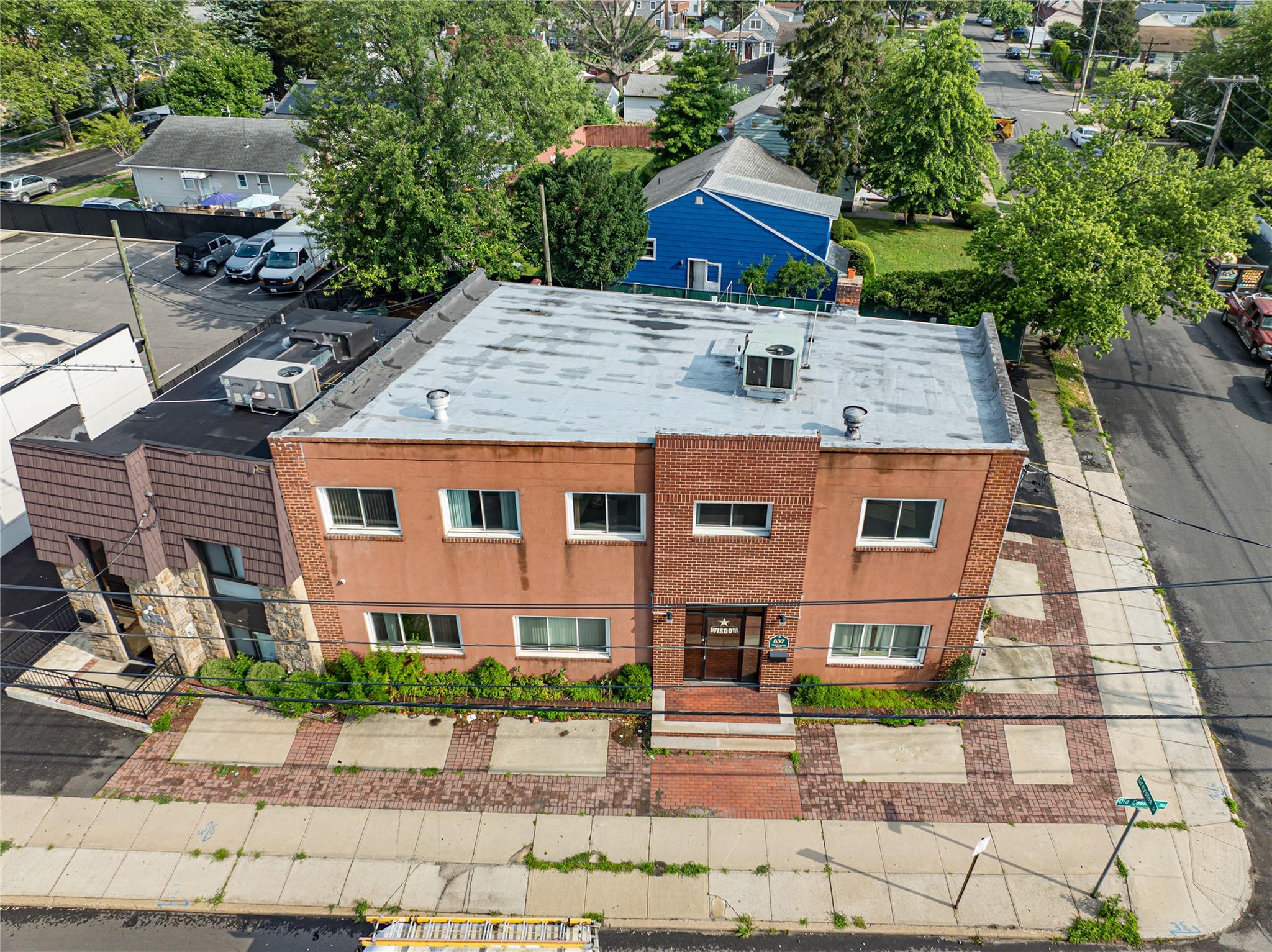 837 Old Country Road