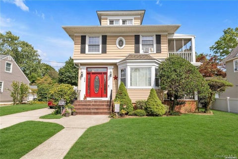 Apartment For Rent - 248 Denton Avenue #1<br/> Nassau County, Lynbrook, NY 11563