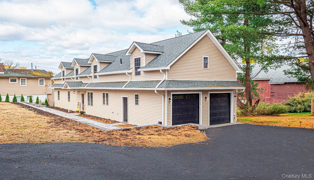 Photo of 4 Hawthorn Avenue, Warwick, NY 10990 (MLS # 926233)