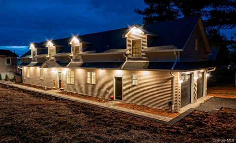 Photo of 4 Hawthorn Avenue, Warwick, NY 10990 (MLS # 926233) Photo of 4 Hawthorn Avenue, Warwick, NY 10990 (MLS # 926233)