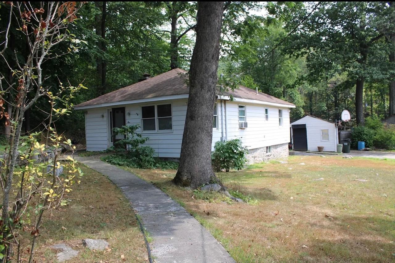 Rental Property at Elm Way, Mahopac, New York - Bedrooms: 2 
Bathrooms: 1 
Rooms: 5  - $2,800 MO.
