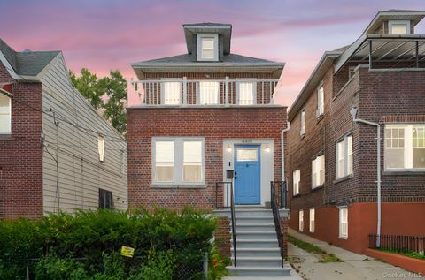 Photo of 4331 Bruner Avenue, Bronx, NY 10466 (MLS # 923089)