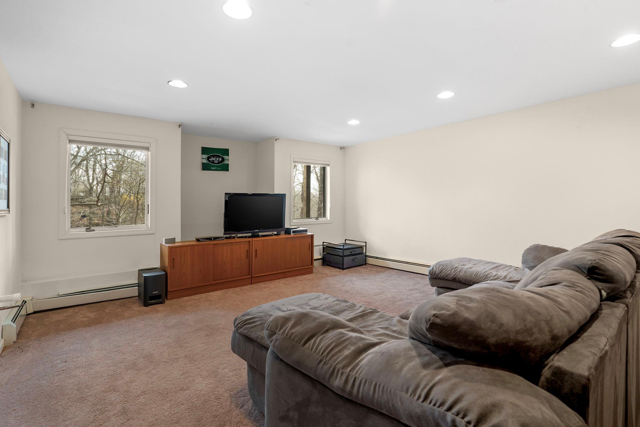7 Lewiston Court, Briarcliff Manor, New York image 17