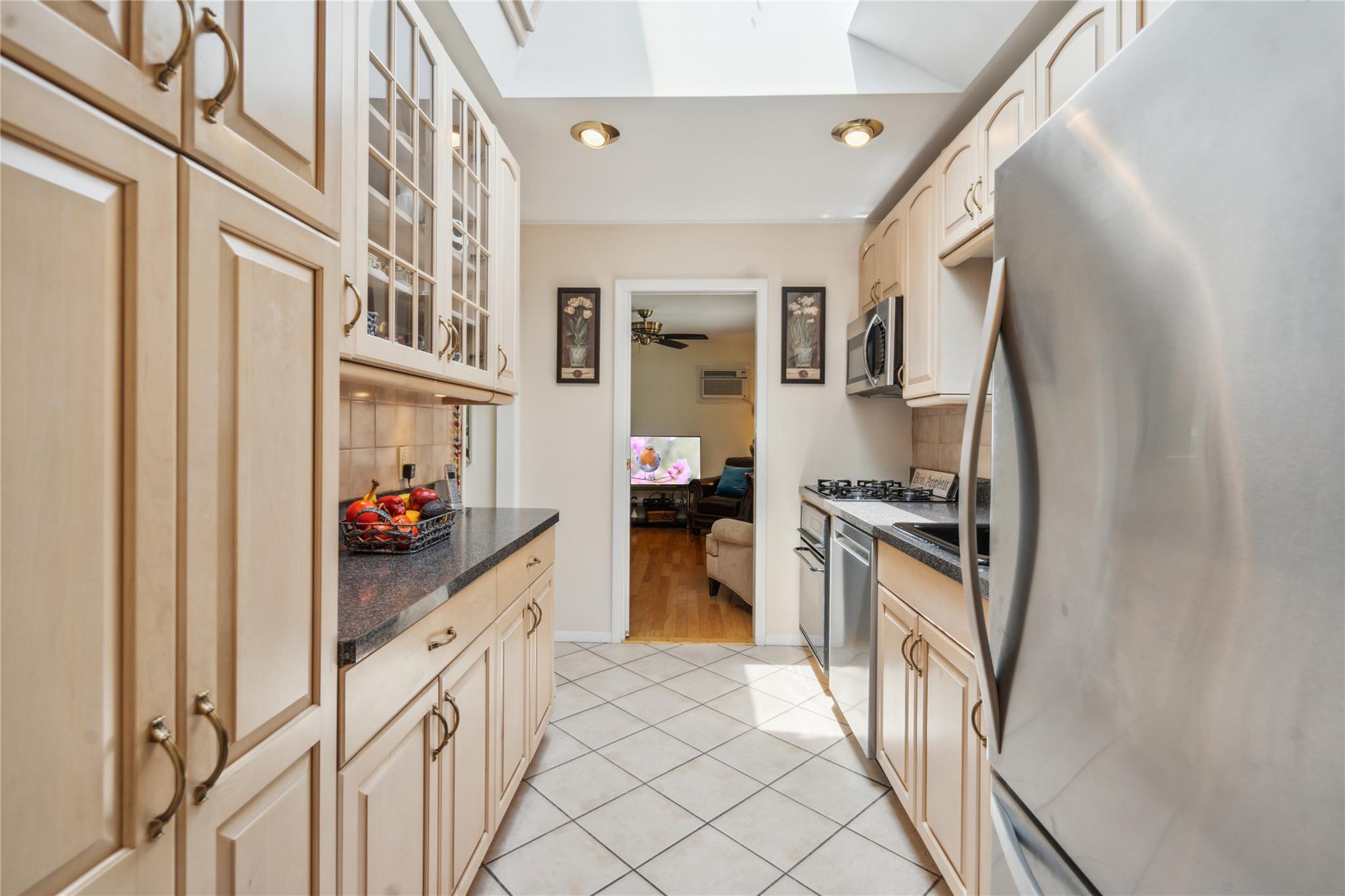 1 Brian Street, Plainview, New York image 15