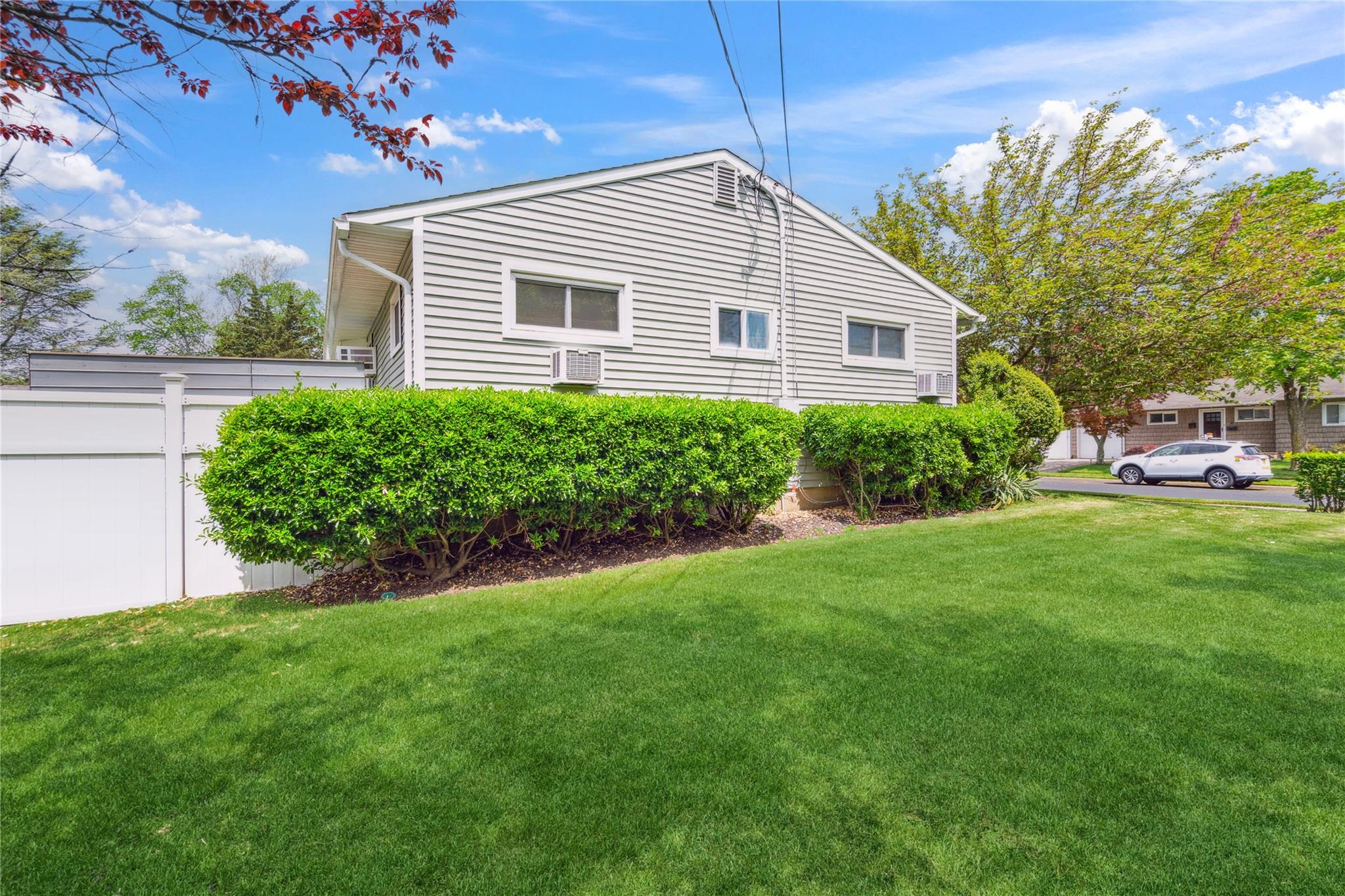 1 Brian Street, Plainview, New York image 23