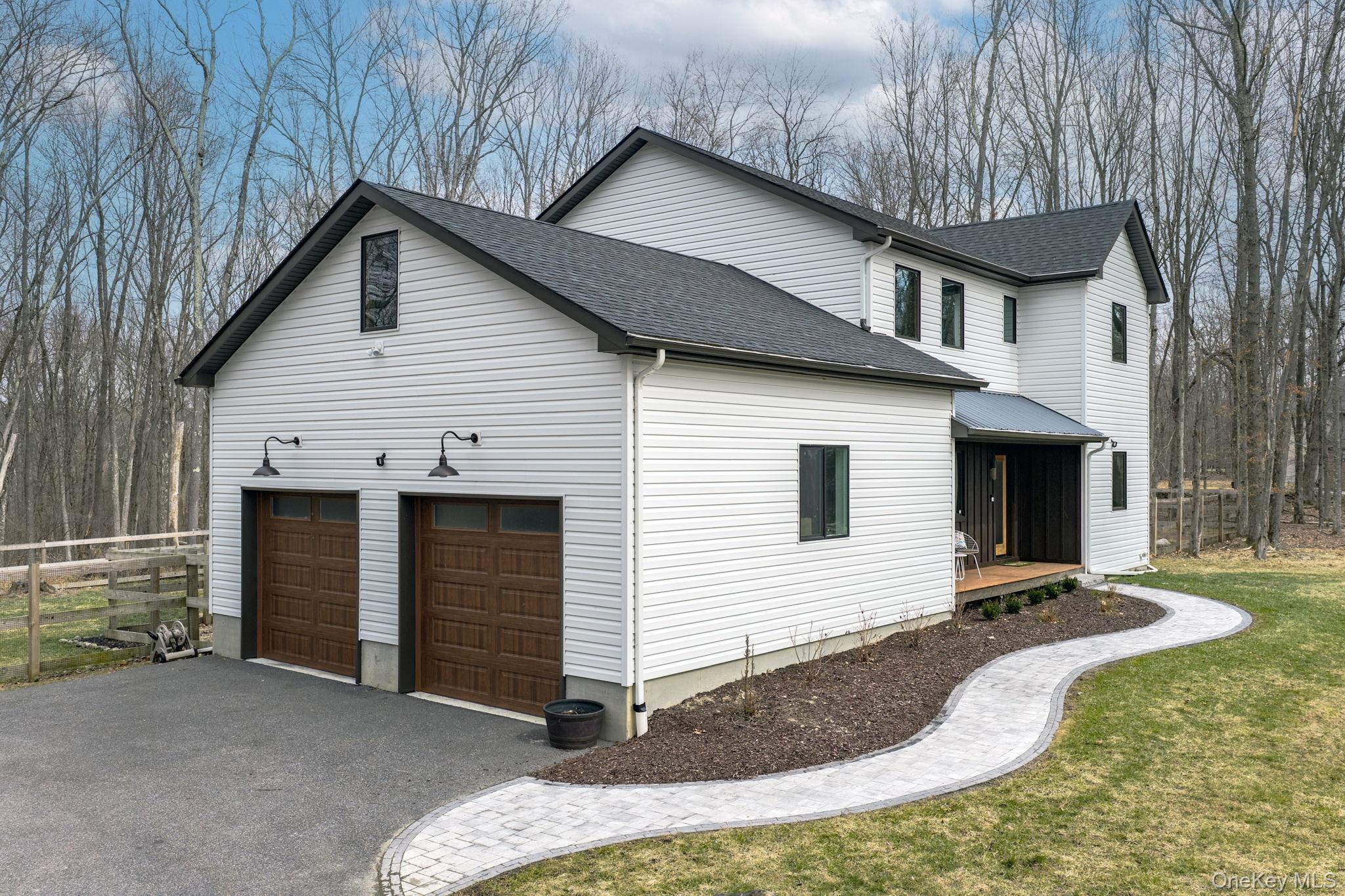 572 Greenville Turnpike