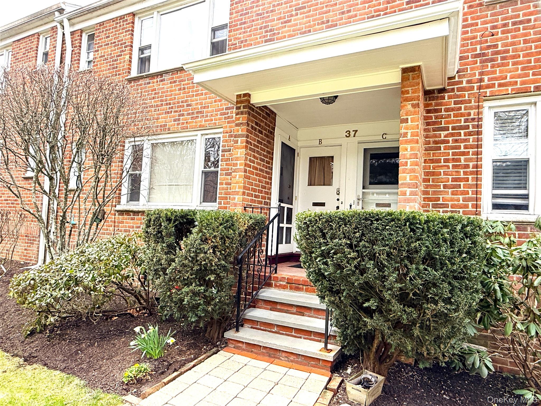 37 Carpenter Avenue 37A