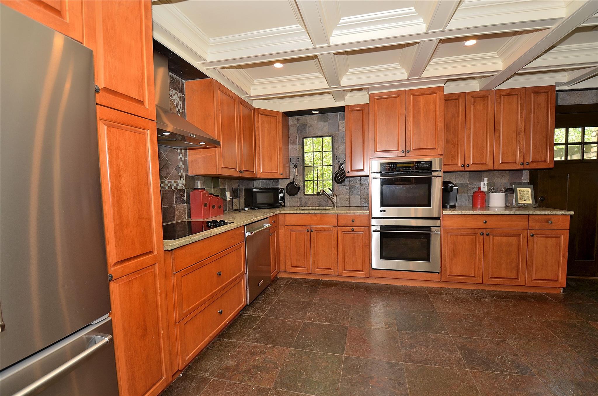 85 Dix Hills Road, Huntington, New York image 42