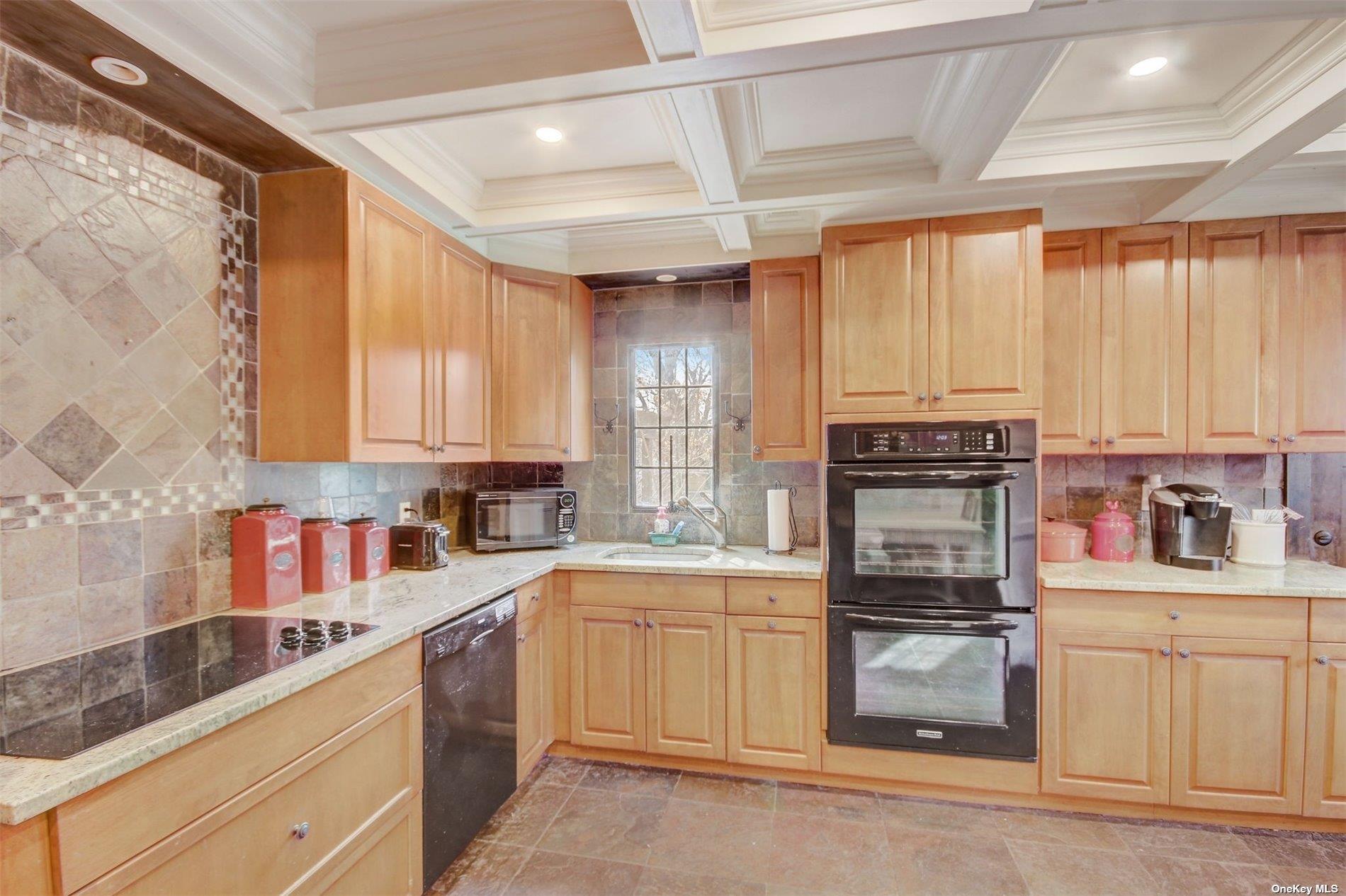 85 Dix Hills Road, Huntington, New York image 10