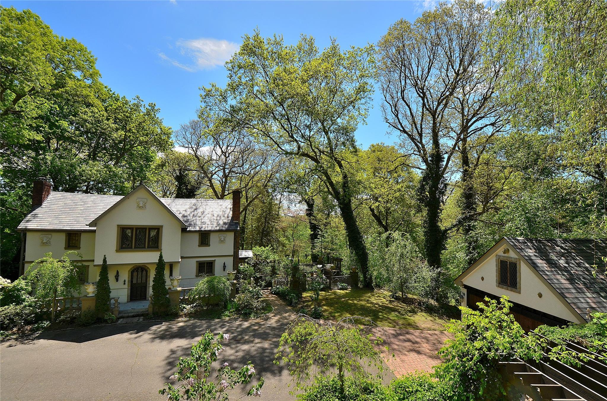 85 Dix Hills Road, Huntington, New York image 38