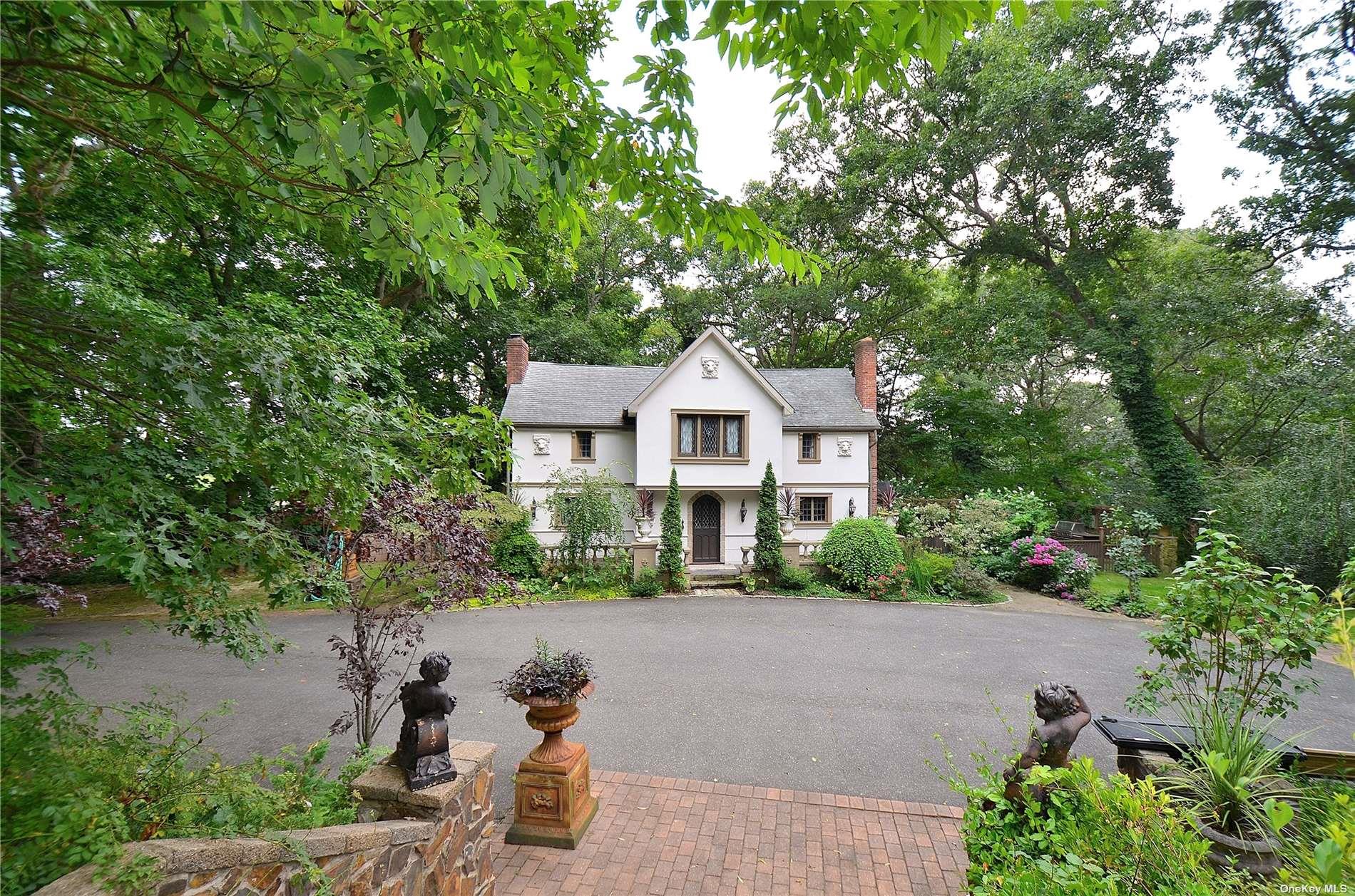 85 Dix Hills Road, Huntington, New York image 31