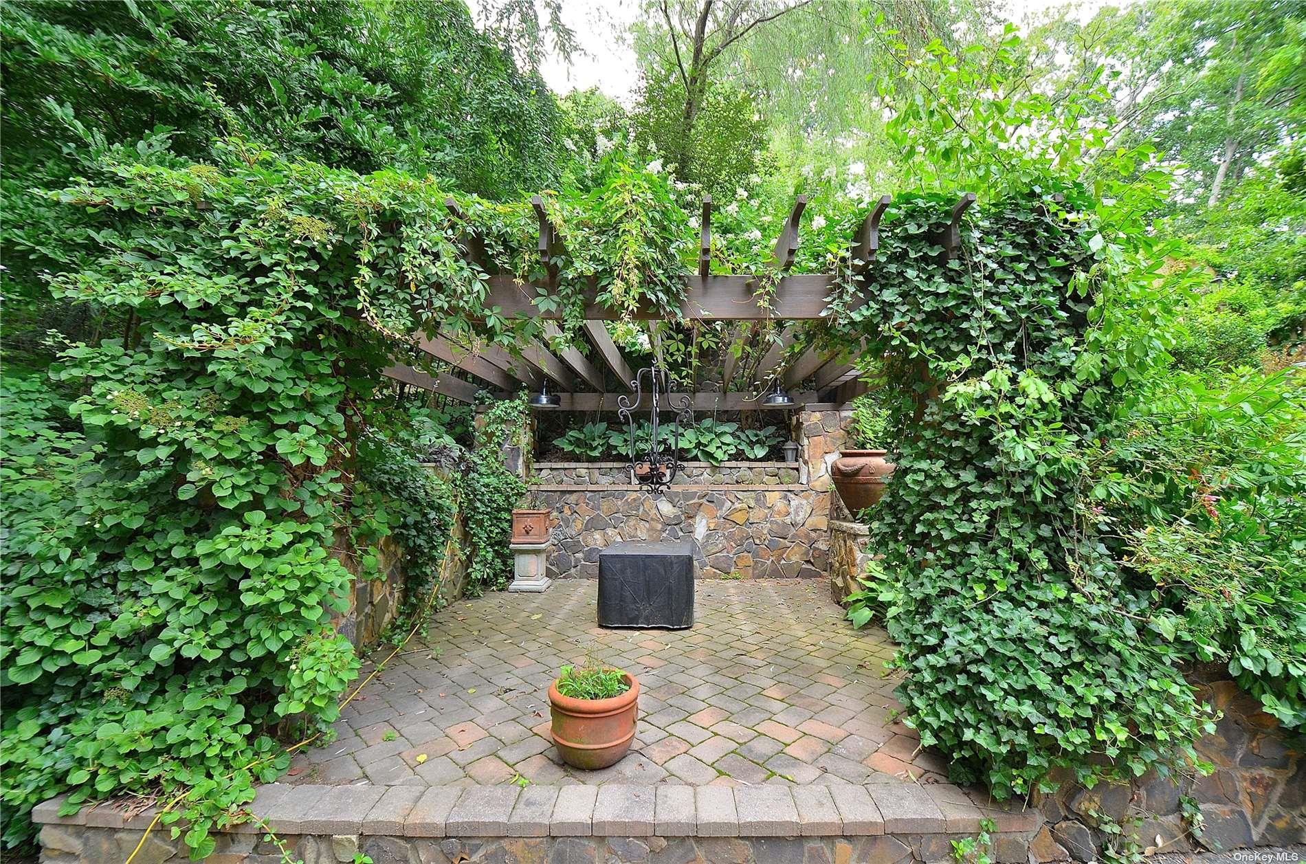 85 Dix Hills Road, Huntington, New York image 24
