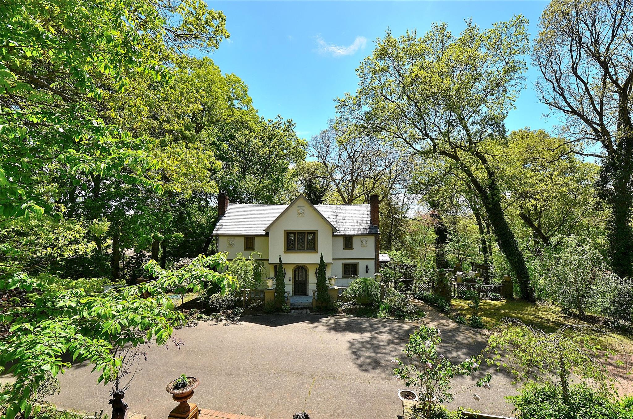 85 Dix Hills Road, Huntington, New York image 36