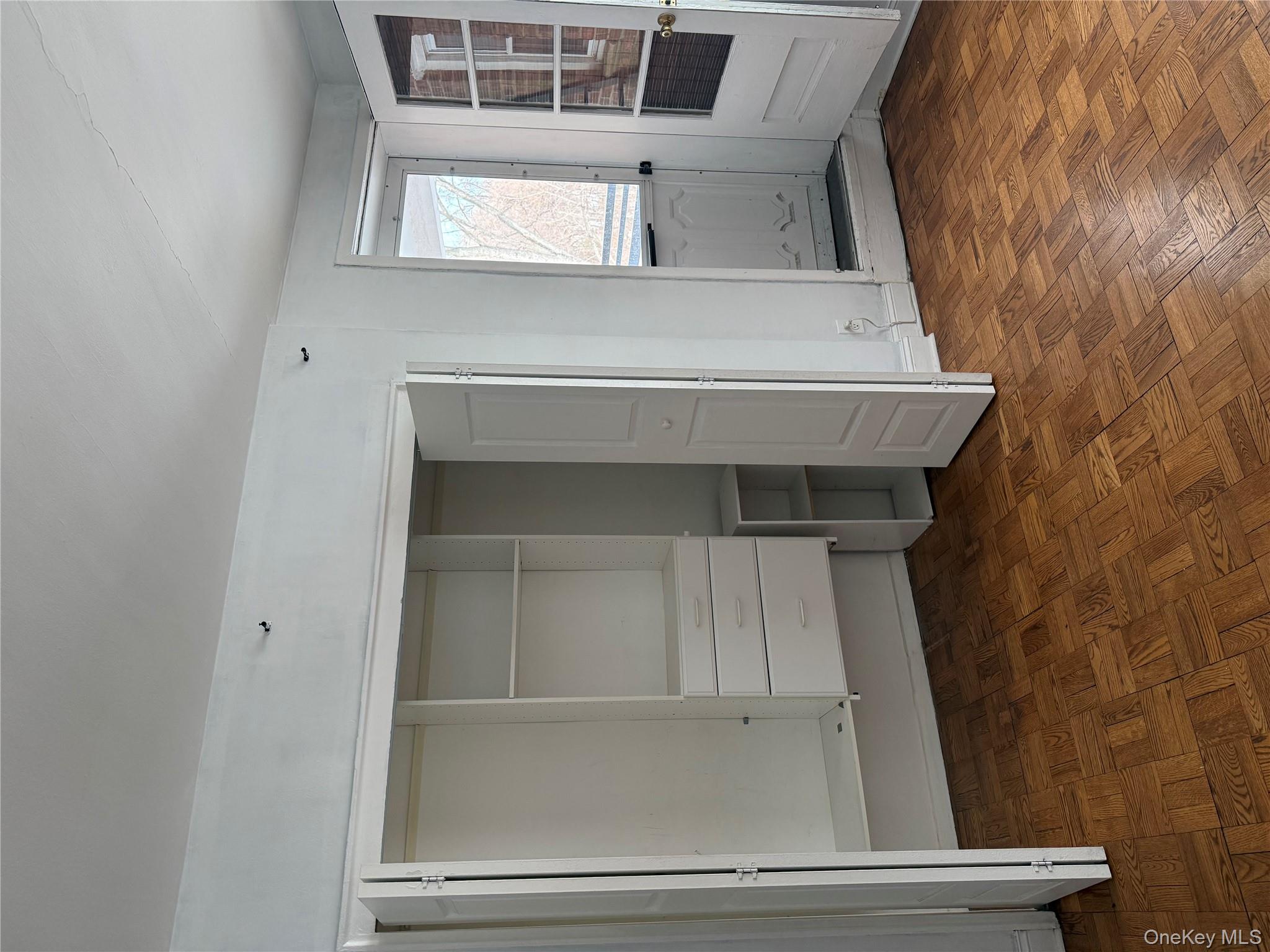 1133 Midland Avenue 1B