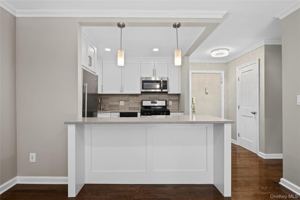 Photo of 152 B N Broadway #2E, White Plains, NY 10603 (MLS # 1068681)