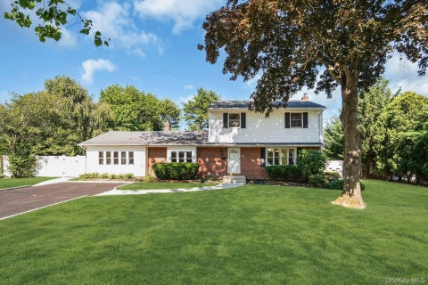 Homes For Sale - 30 Sarina Drive<br/> Suffolk County, Commack, NY 11725