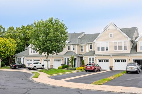 17 Sonata Court Lake Grove NY 11755