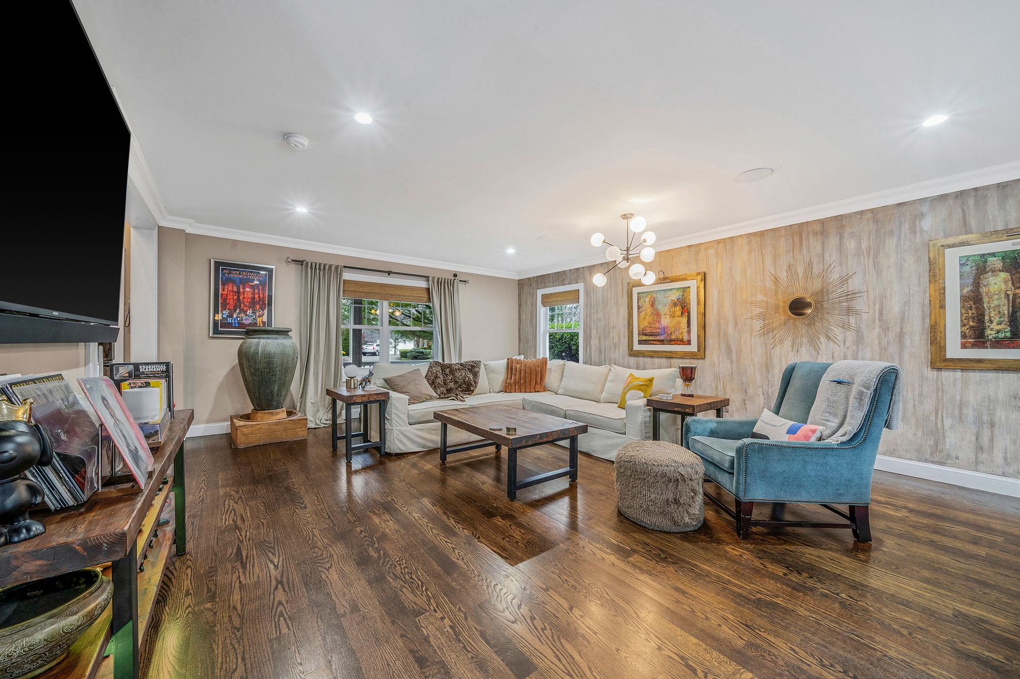 161 Unqua Road, Massapequa, New York image 19