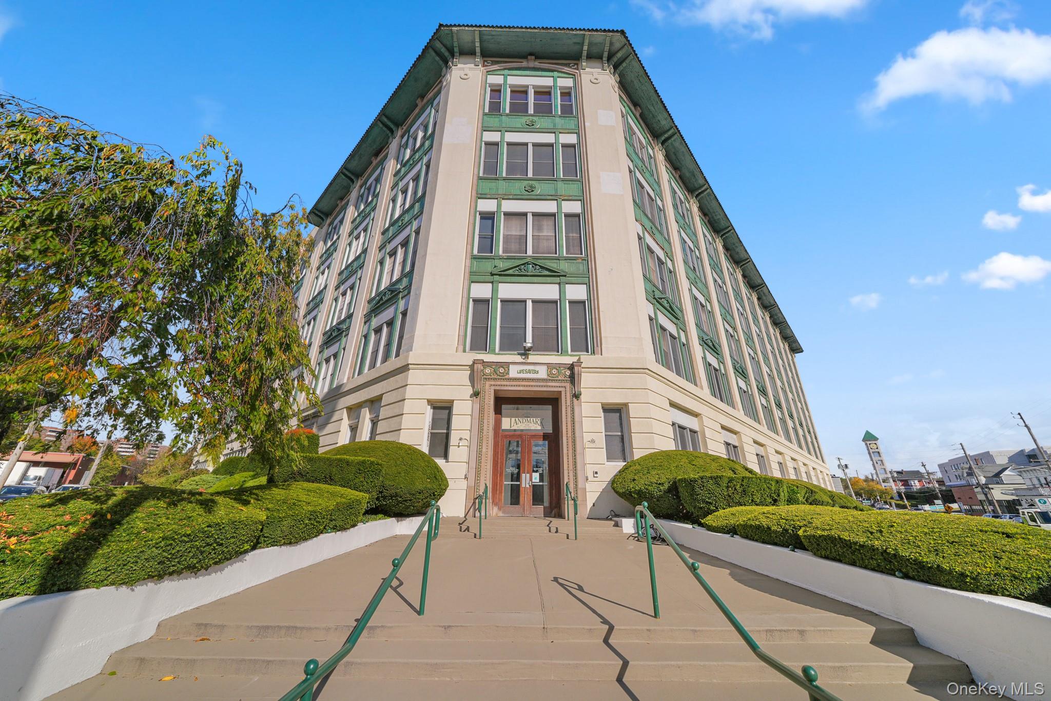 1 Landmark Square 601