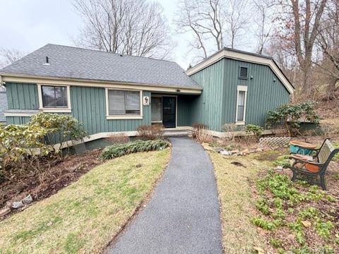 Condo For Sale - 39 Heritage Hills #B<br/> Somers, NY 10589