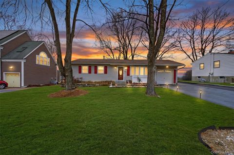 Homes For Sale - 18 Cardinal Drive<br/> Poughkeepsie, NY 12601