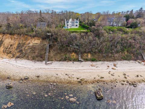 Homes For Rent - 16125 Soundview Avenue<br/> Southold, NY 11971