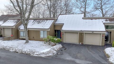Condo For Sale - 537 Heritage Hills #D<br/> Somers, NY 10589