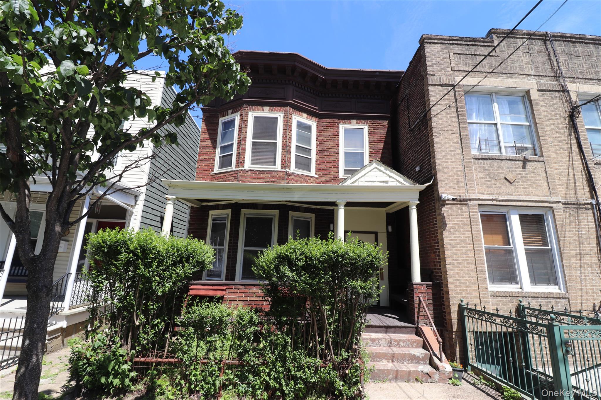 1918 Holland Avenue