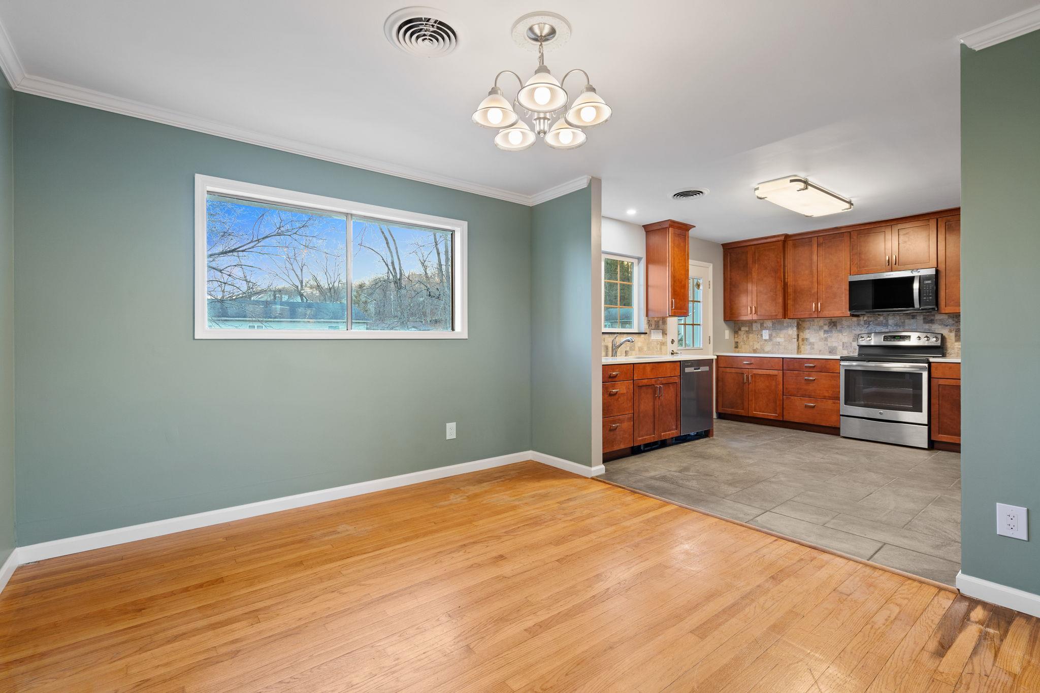 21 Standish Avenue, Middletown, New York image 9
