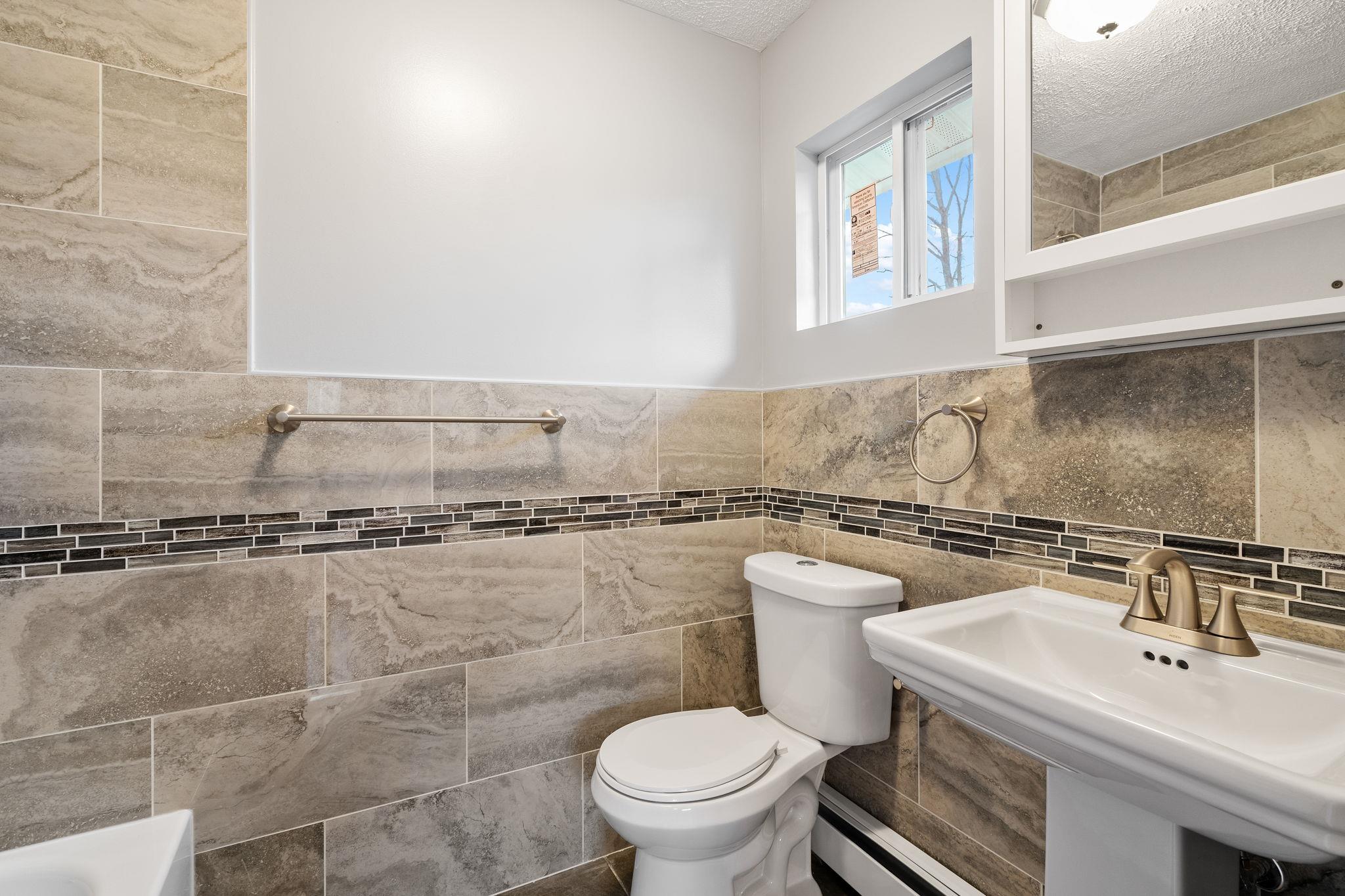 21 Standish Avenue, Middletown, New York image 17