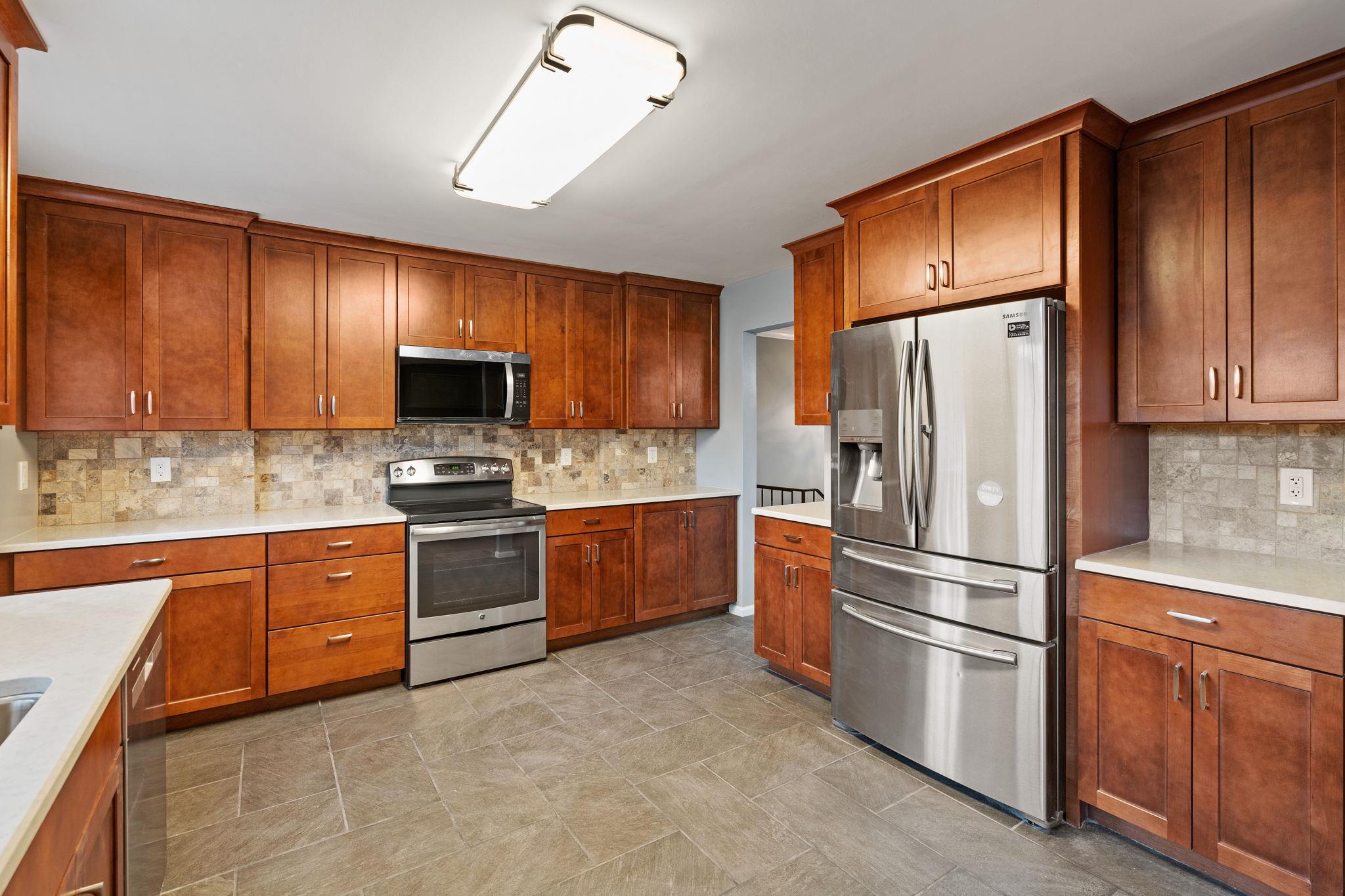 21 Standish Avenue, Middletown, New York image 6