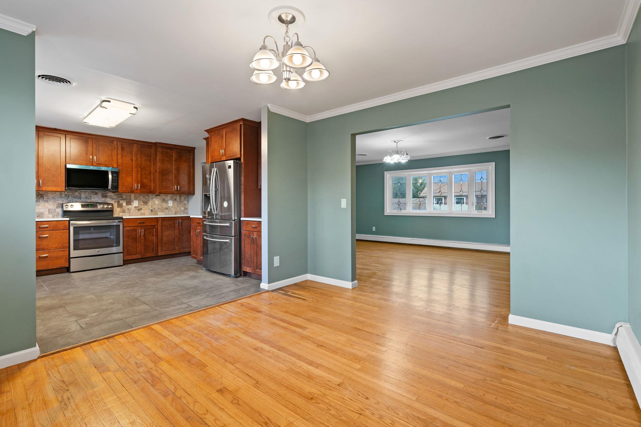 21 Standish Avenue, Middletown, New York image 10