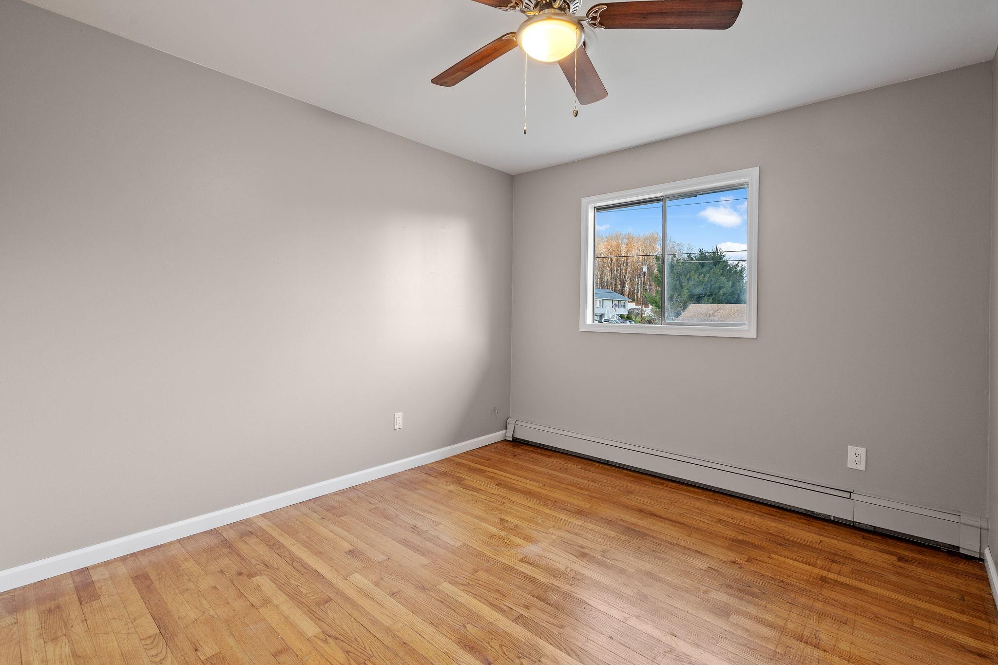 21 Standish Avenue, Middletown, New York image 13