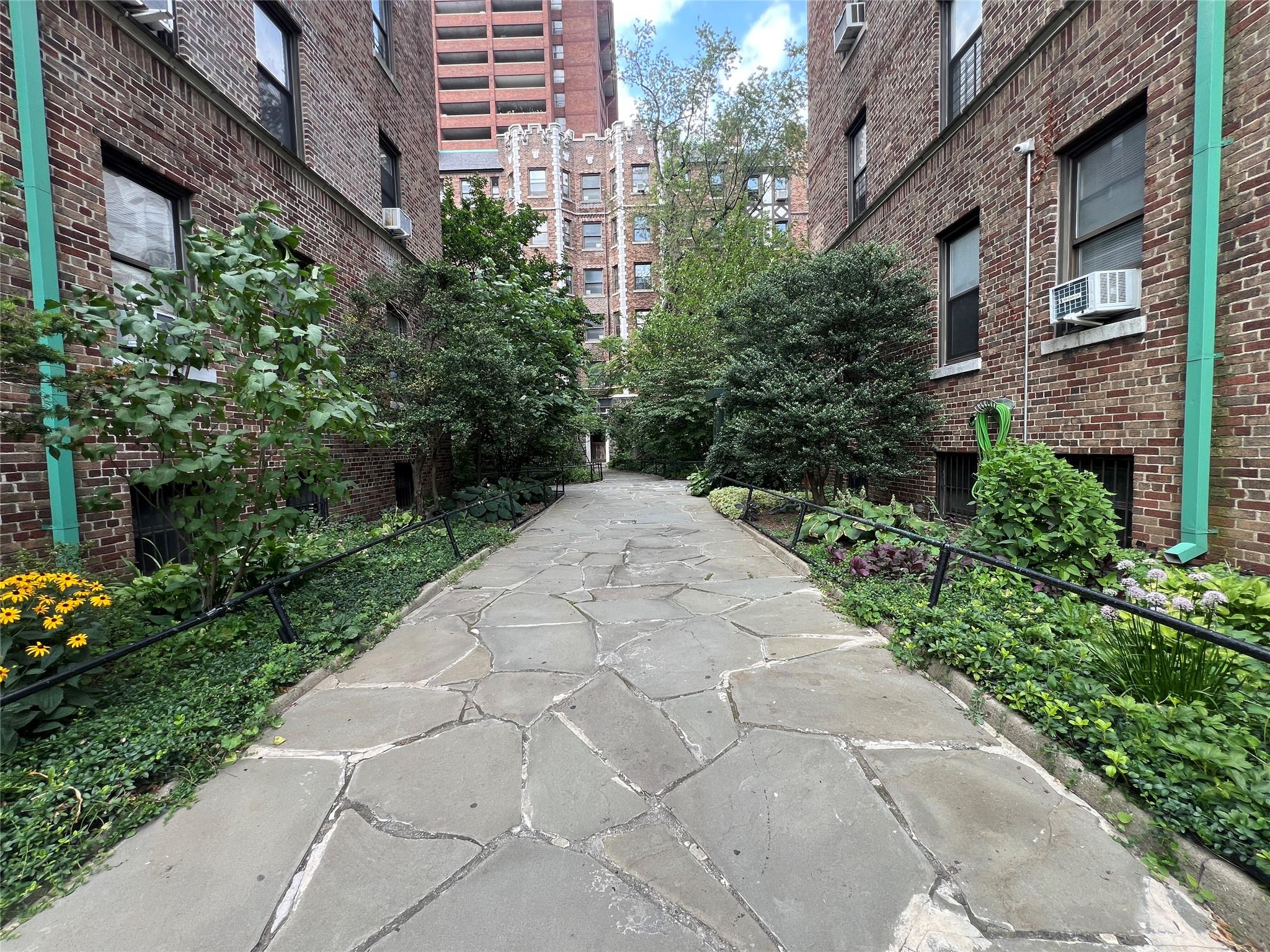 3392 Wayne Avenue F42