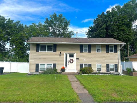 Homes For Sale - 47 Chestnut Oval<br/> Orangeburg, NY 10962