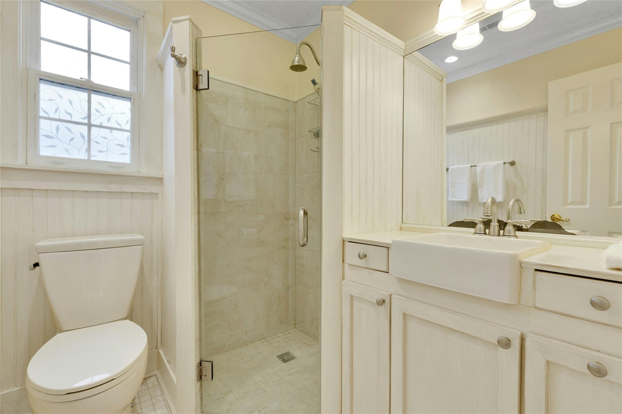 81 Roosevelt Avenue, Sayville, New York image 13