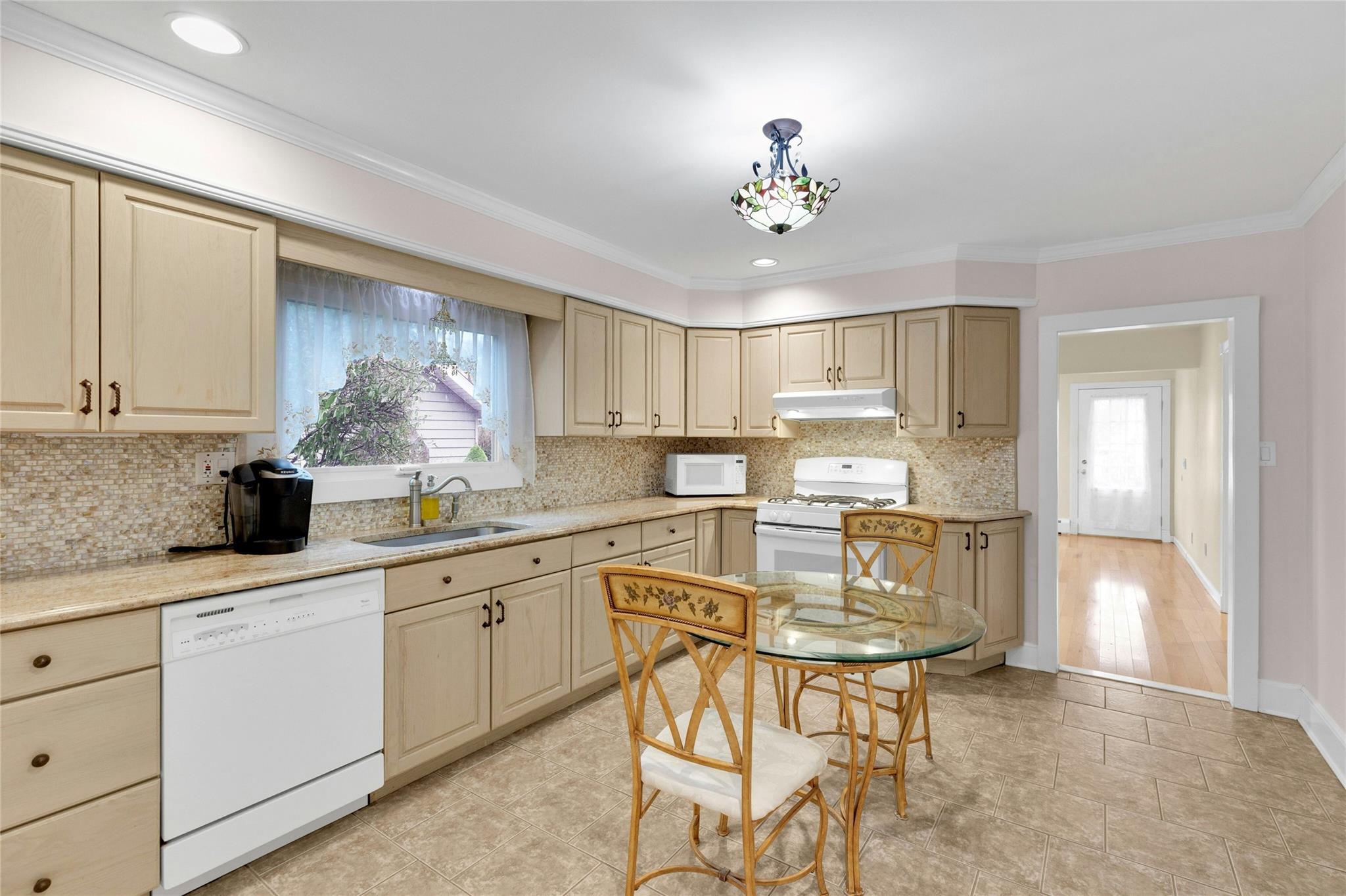 81 Roosevelt Avenue, Sayville, New York image 4