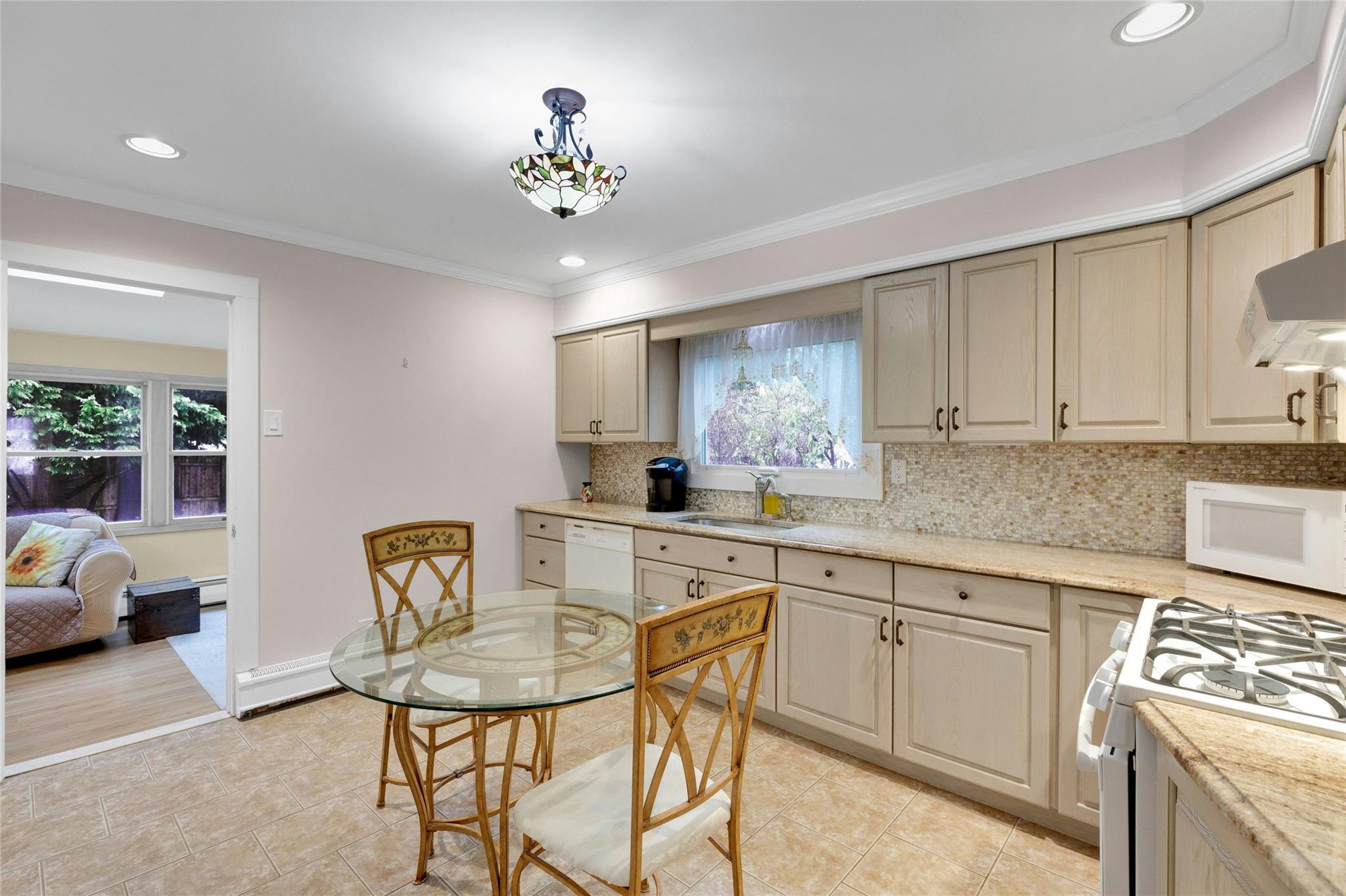 81 Roosevelt Avenue, Sayville, New York image 5