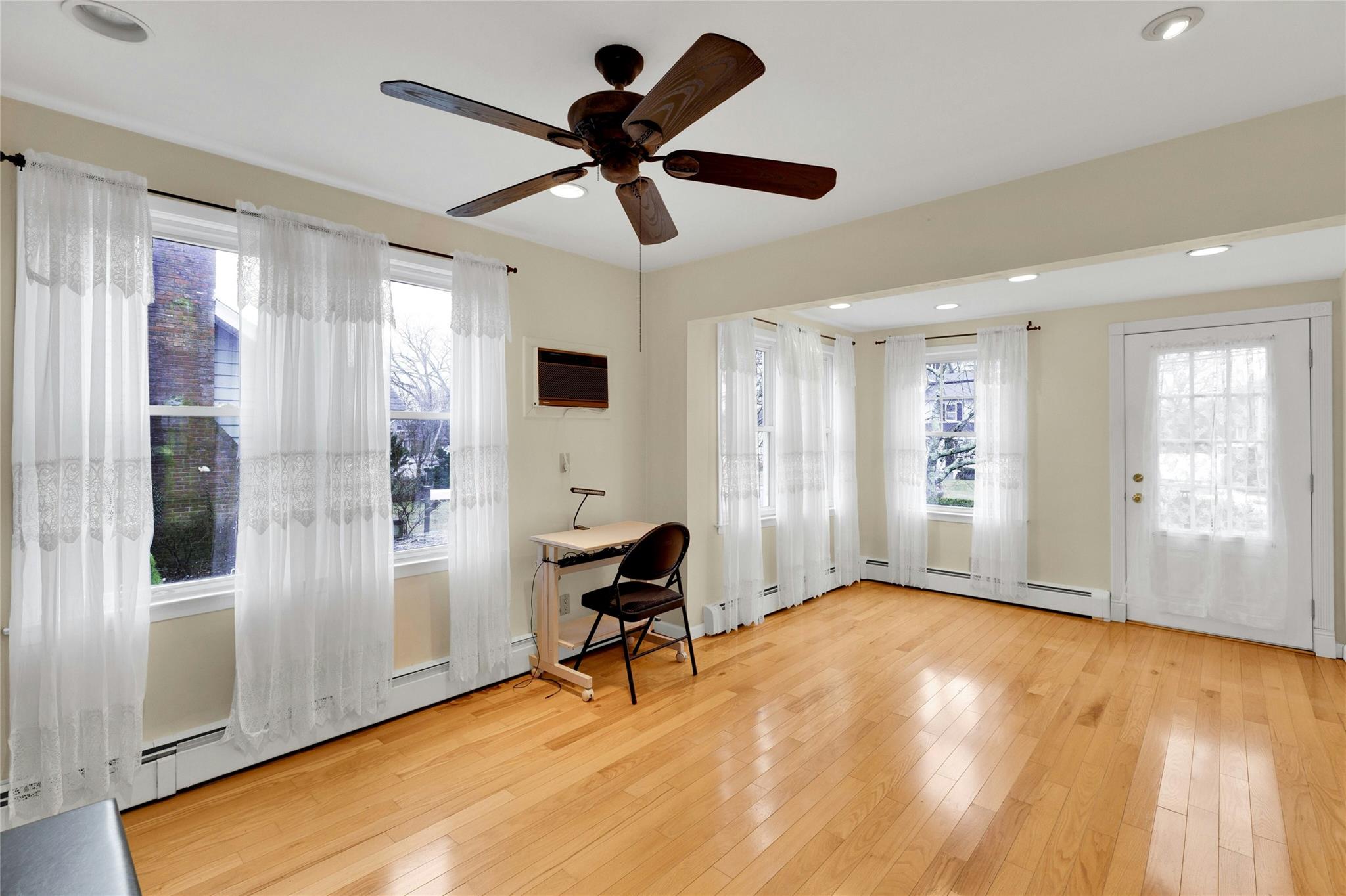 81 Roosevelt Avenue, Sayville, New York image 3