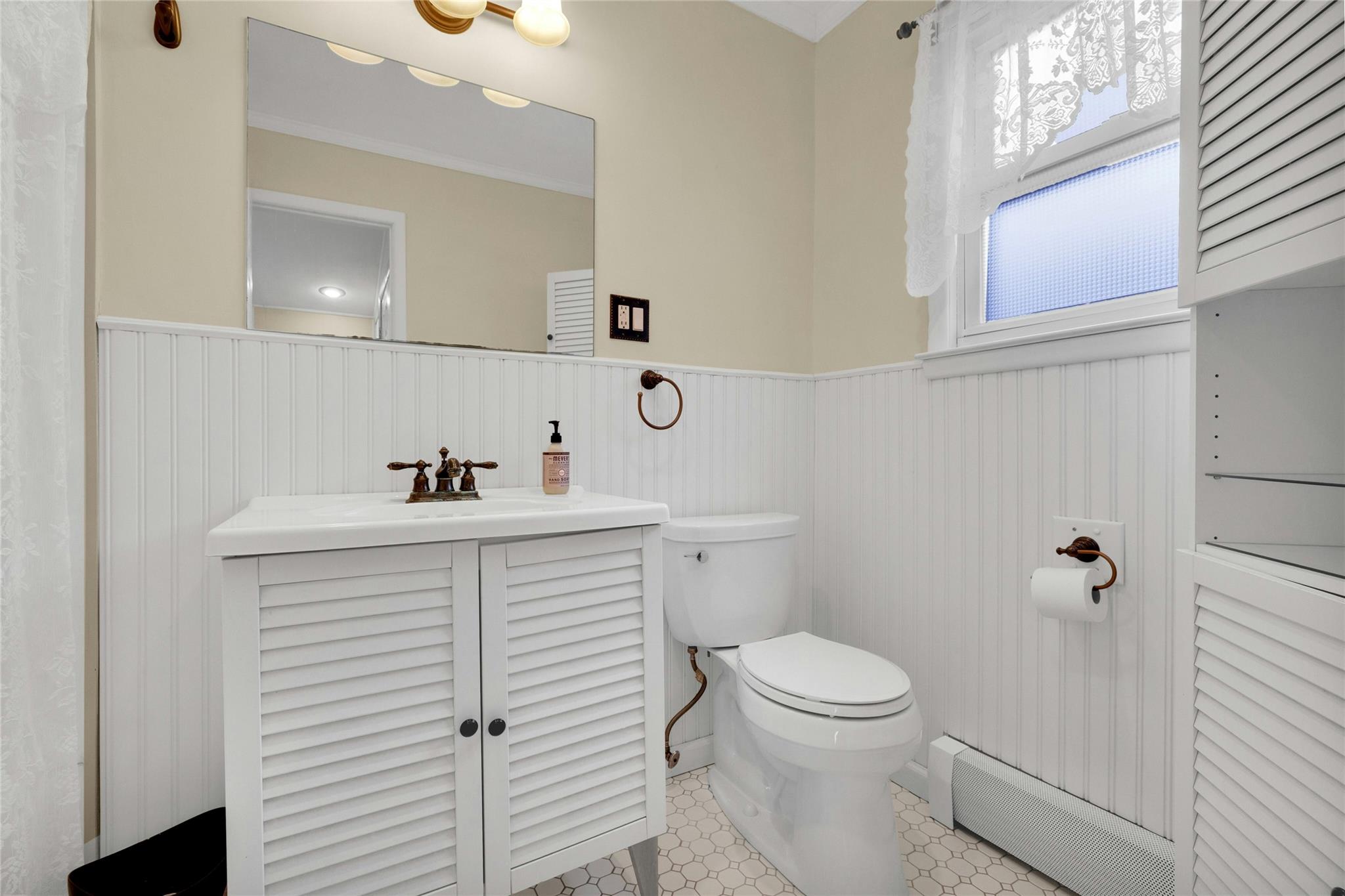 81 Roosevelt Avenue, Sayville, New York image 10