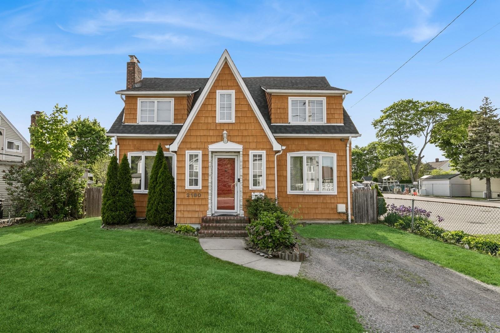 2180 Washington Avenue, Seaford, New York image 1