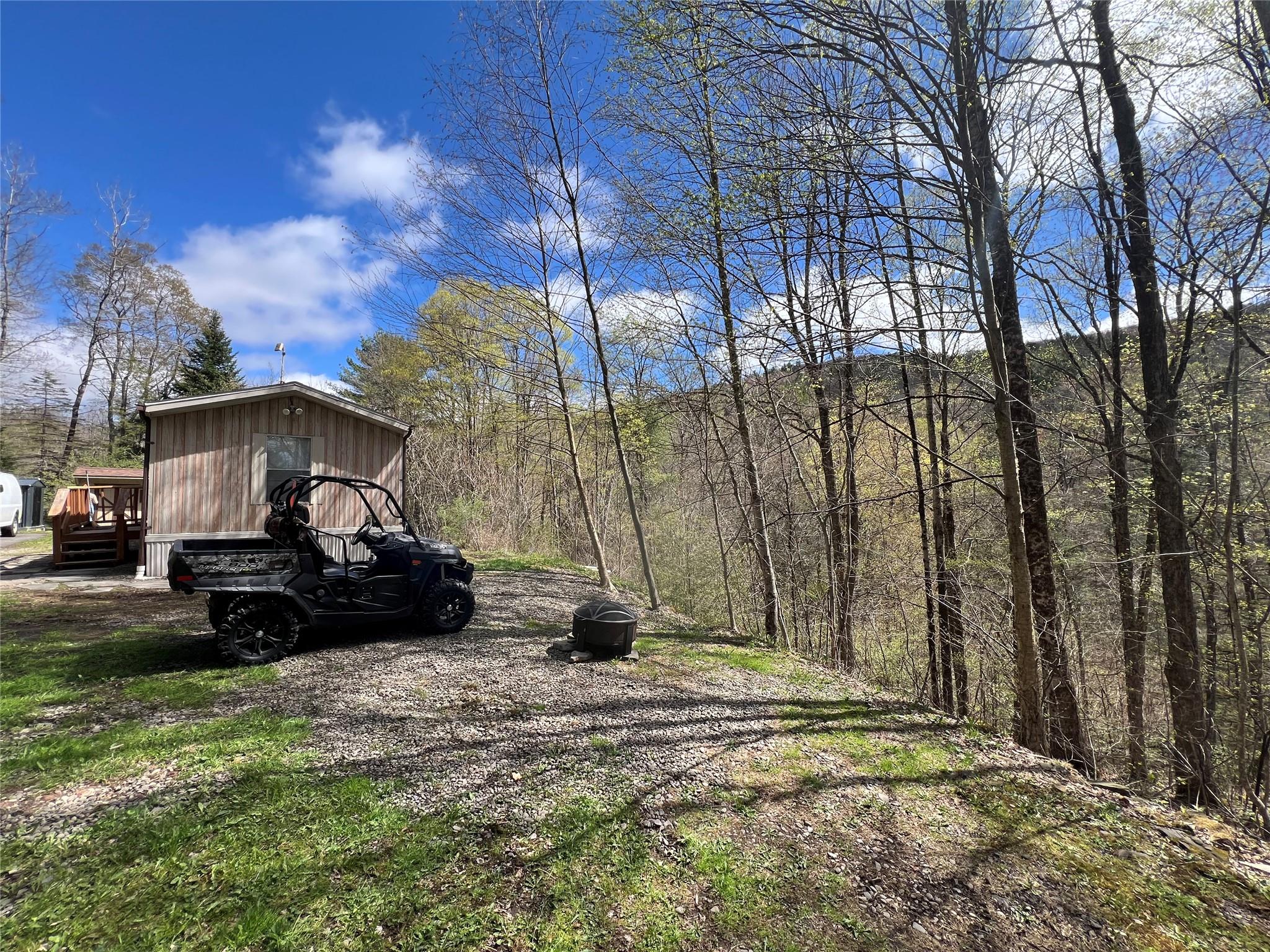 1042 Huntley Hollow Road