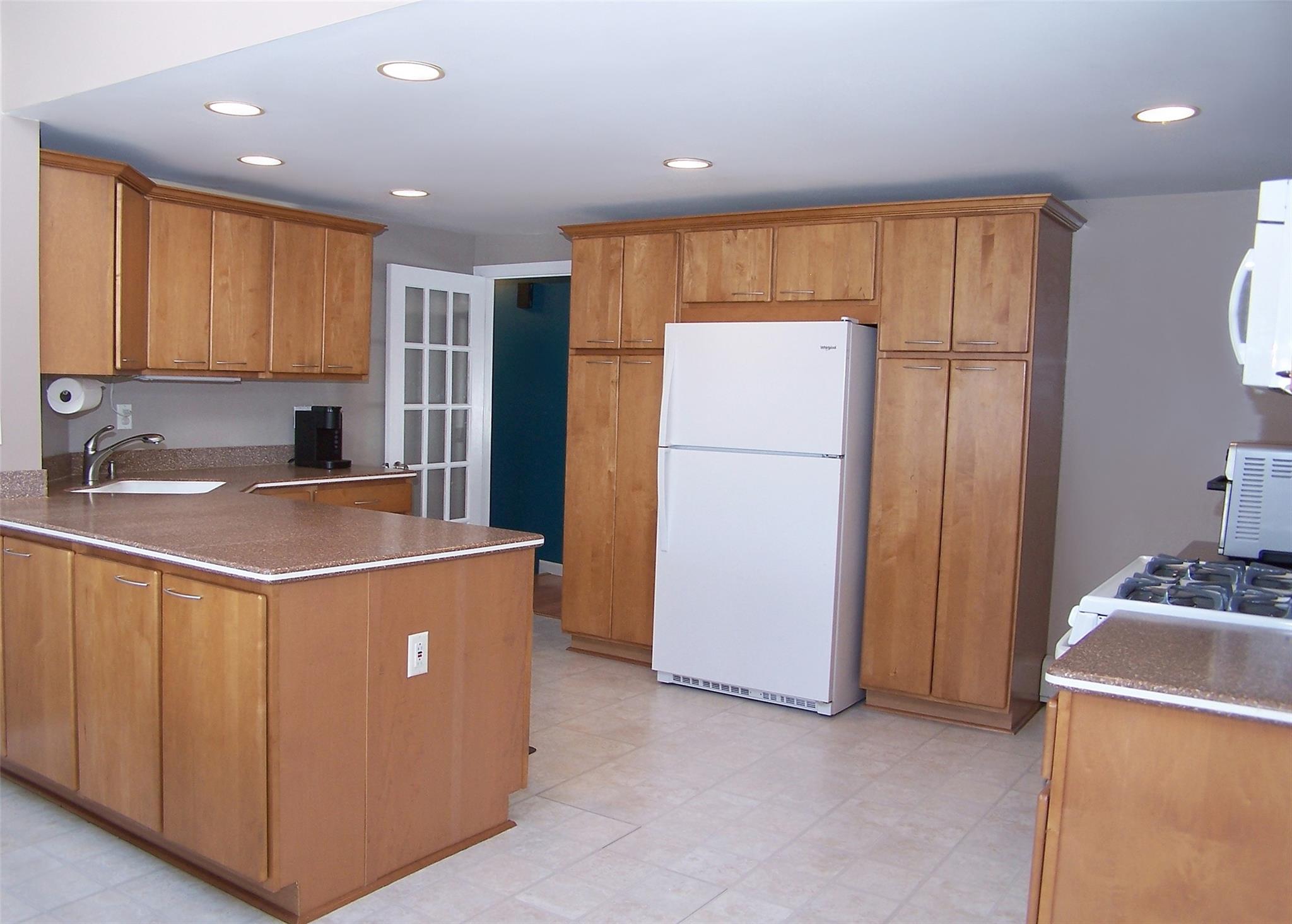 71 Rose Place, Selden, New York image 4