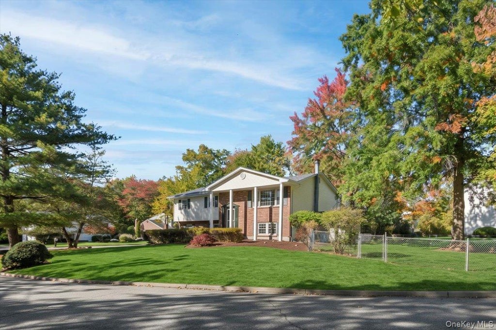Photo of 1 Daisy Court, Nanuet, NY 10954 (MLS # 1062867)