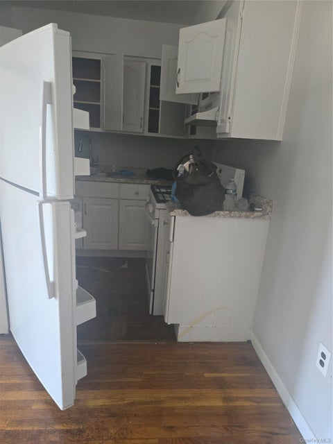Photo of 3238 Ely Ave AVE, Bronx, NY 10469 (MLS # 1009801)