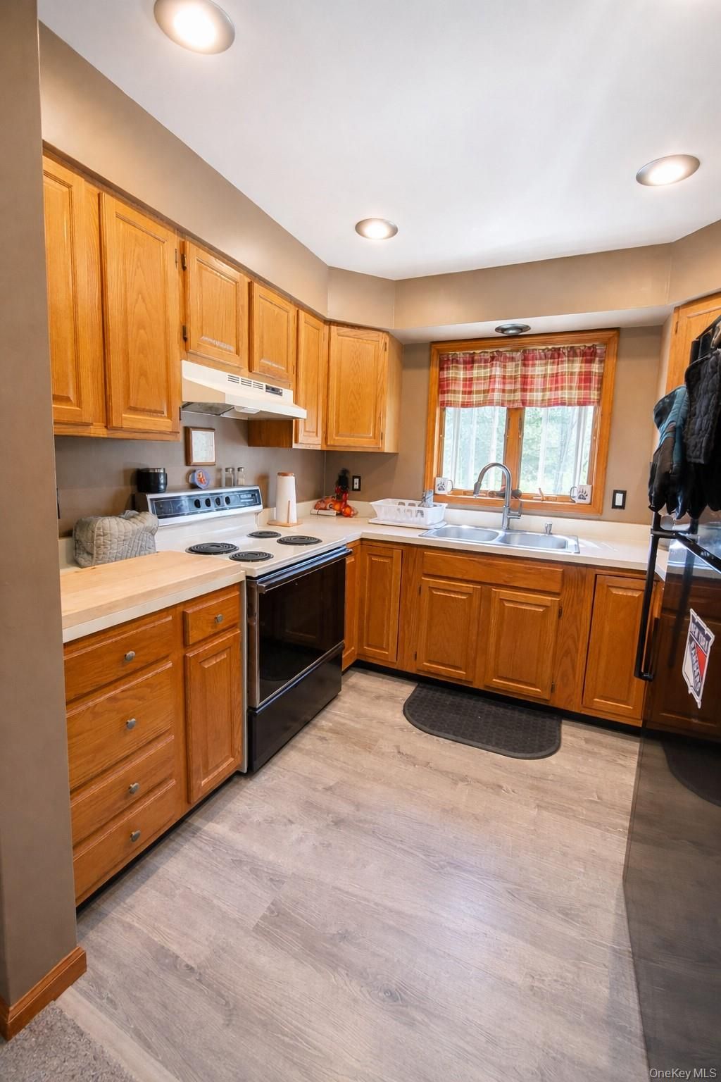 Photo of 16 Dove Court, Lagrangeville, NY 12540 (MLS # 987498)