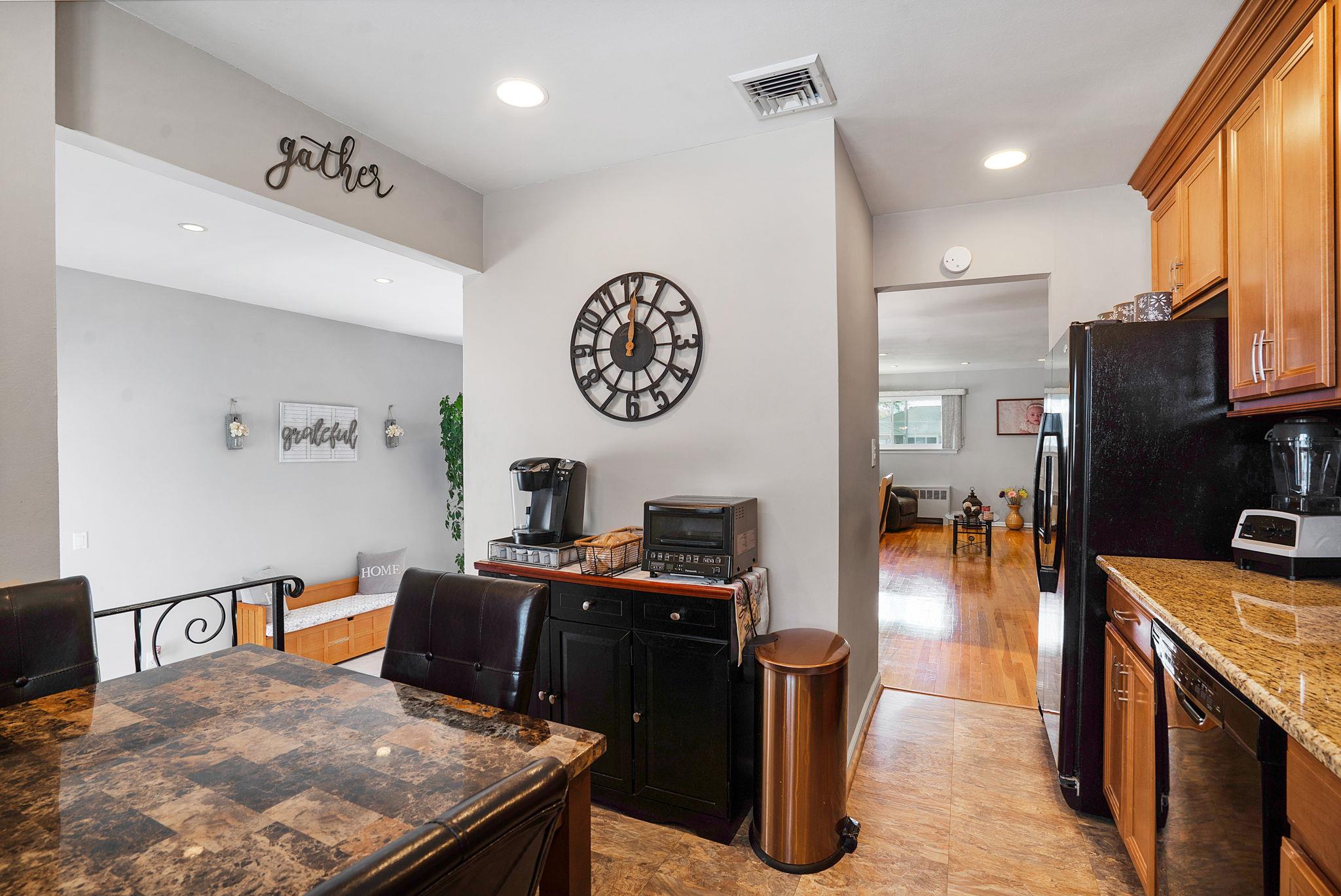 61 Spielman Avenue, Farmingdale, New York image 9