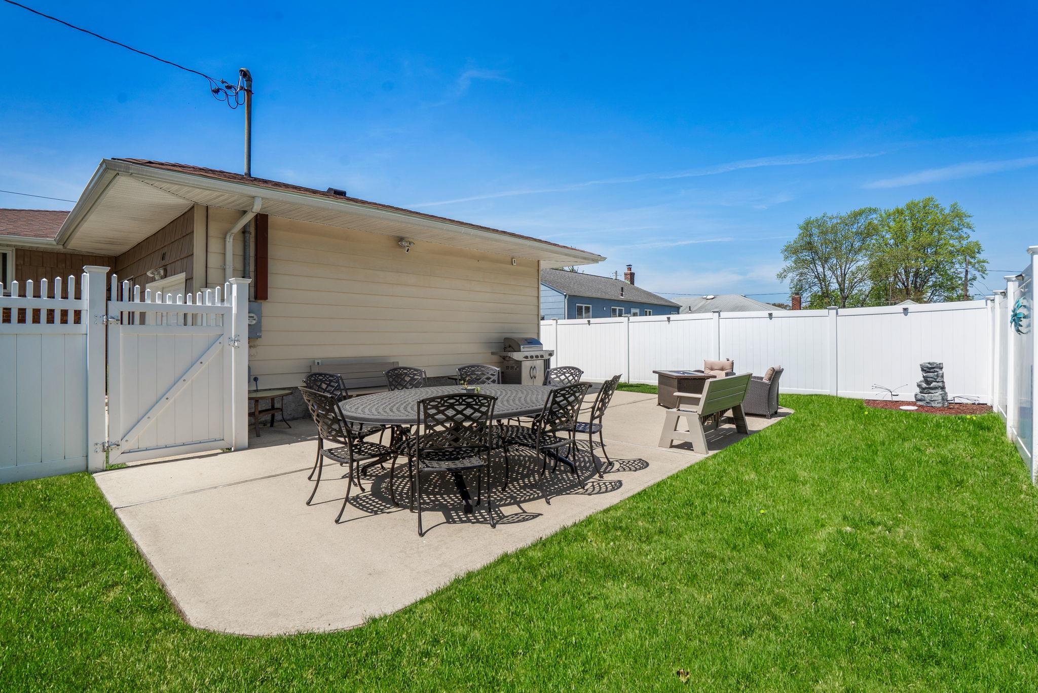 61 Spielman Avenue, Farmingdale, New York image 20