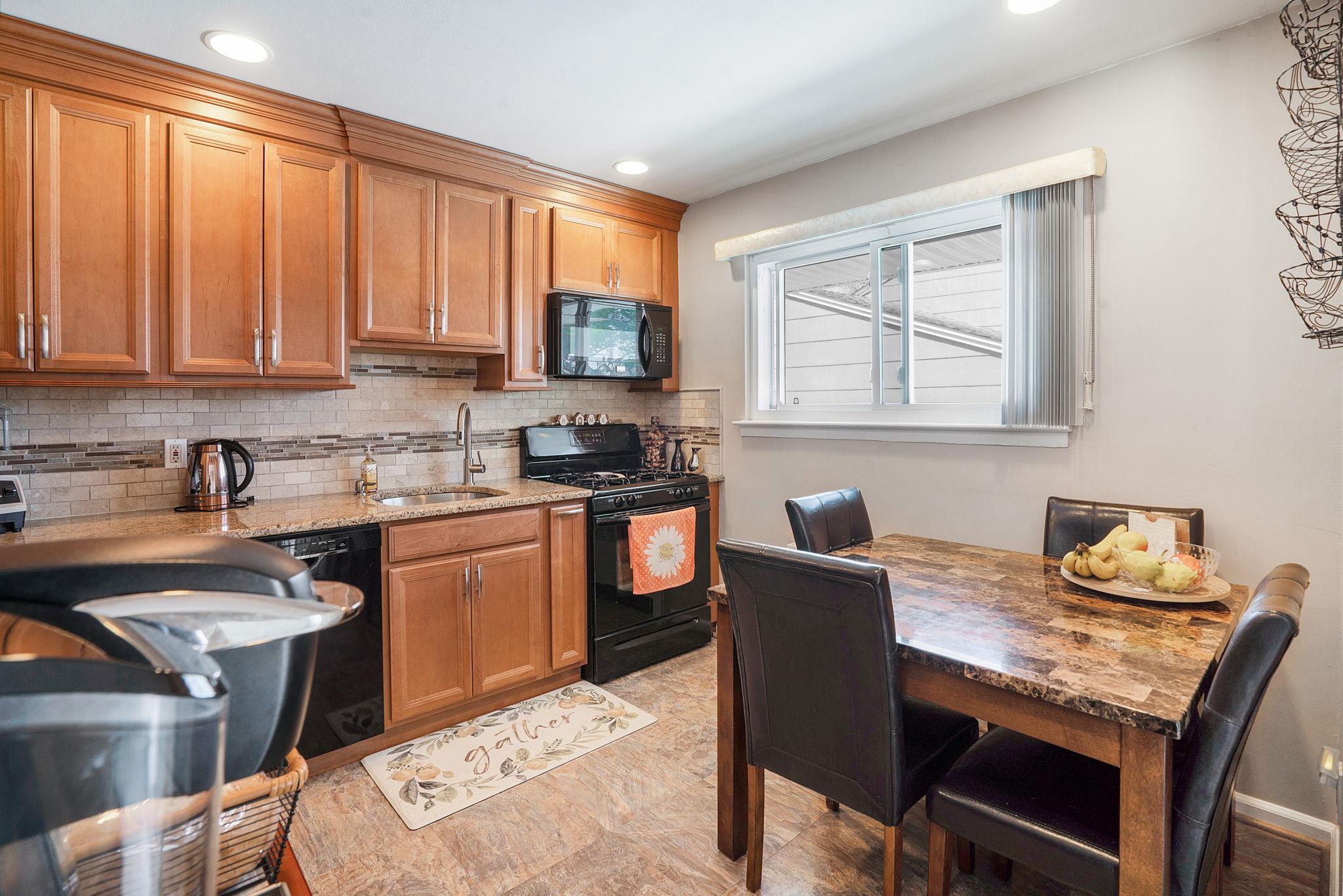 61 Spielman Avenue, Farmingdale, New York image 6